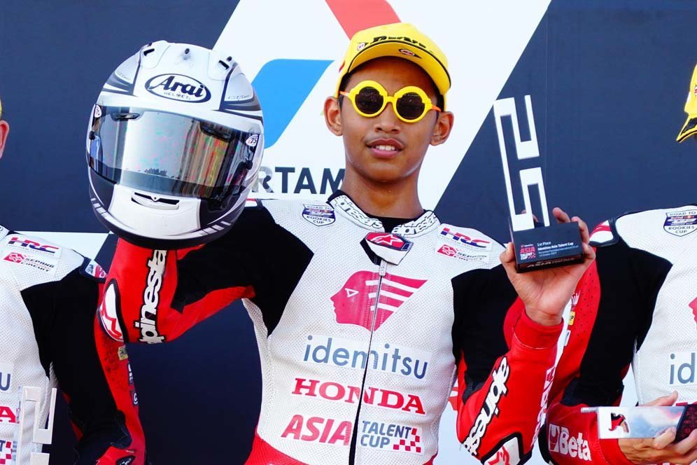 Veda Ega Pratama Menangi Race 1 Asia Talent Cup Mandalika, Arbi Aditama Menjanjikan di Moto3 Veda Ega Pratama Menangi Race 1 Asia Talent Cup Mandalika, Arbi Aditama Menjanjikan di Moto3
