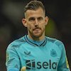 Cerita Momen Canggung Martin Dubravka Dapat Medali dari MU Usai Kalahkan Newcastle di Final Carabao Cerita Momen Canggung Martin Dubravka Dapat Medali dari MU Usai Kalahkan Newcastle di Final Carabao