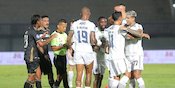 Kerusuhan pada Laga Antara Dewa United dan Persib Bandung, PSTI: Bukti Larangan Suporter Away Tak Ef Kerusuhan pada Laga Antara Dewa United dan Persib Bandung, PSTI: Bukti Larangan Suporter Away Tak Ef