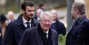 Momen Unik di Tengah Laga Panas Liverpool vs MU: Sir Alex Ferguson Bagi-Bagi Cokelat ke Sir Kenny Dalglish Momen Unik di Tengah Laga Panas Liverpool vs MU: Sir Alex Ferguson Bagi-Bagi Cokelat ke Sir Kenny Dalglish