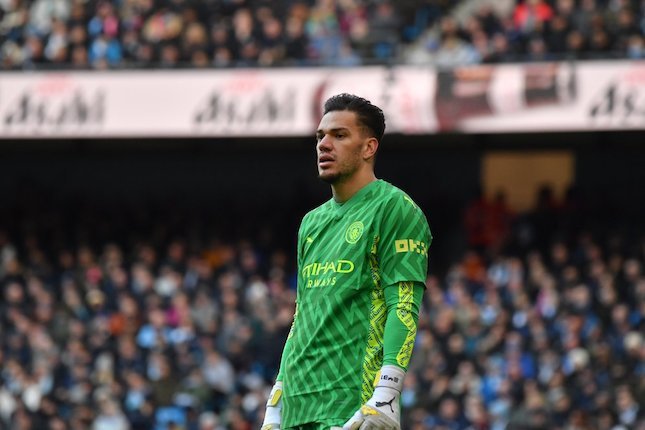 Ederson Batal Gabung Al Ittihad