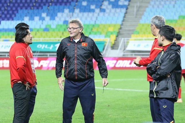 Latihan Timnas Vietnam Mundur Sehari