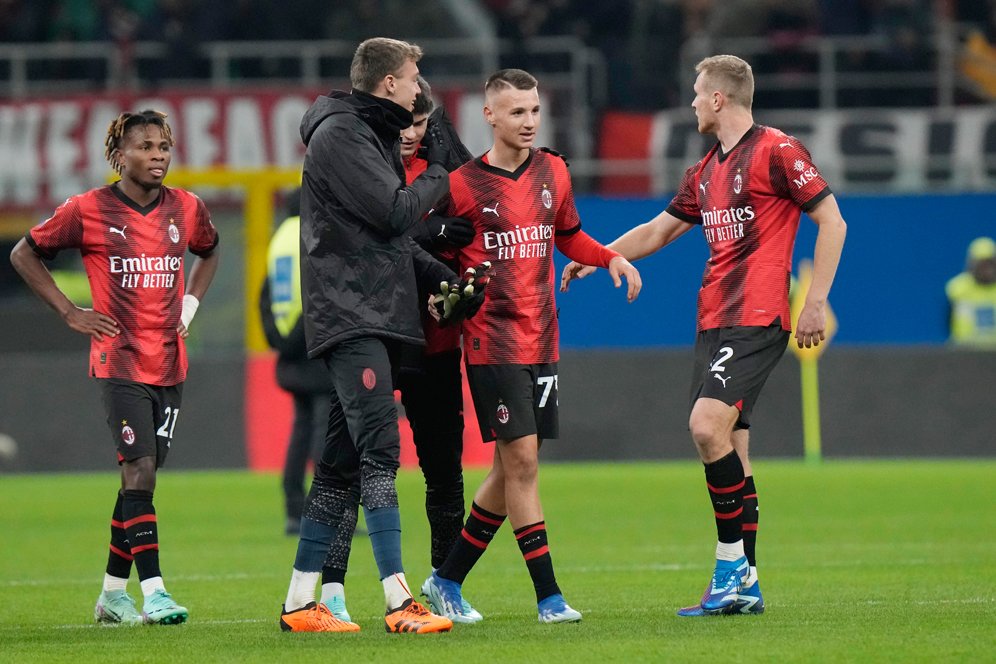 Hasil Bola Tadi Malam: Newcastle Bantai Chelsea, Barca Diselamatkan Gol Bunuh Diri, Milan Menang Tipis Hasil Bola Tadi Malam: Newcastle Bantai Chelsea, Barca Diselamatkan Gol Bunuh Diri, Milan Menang Tipis