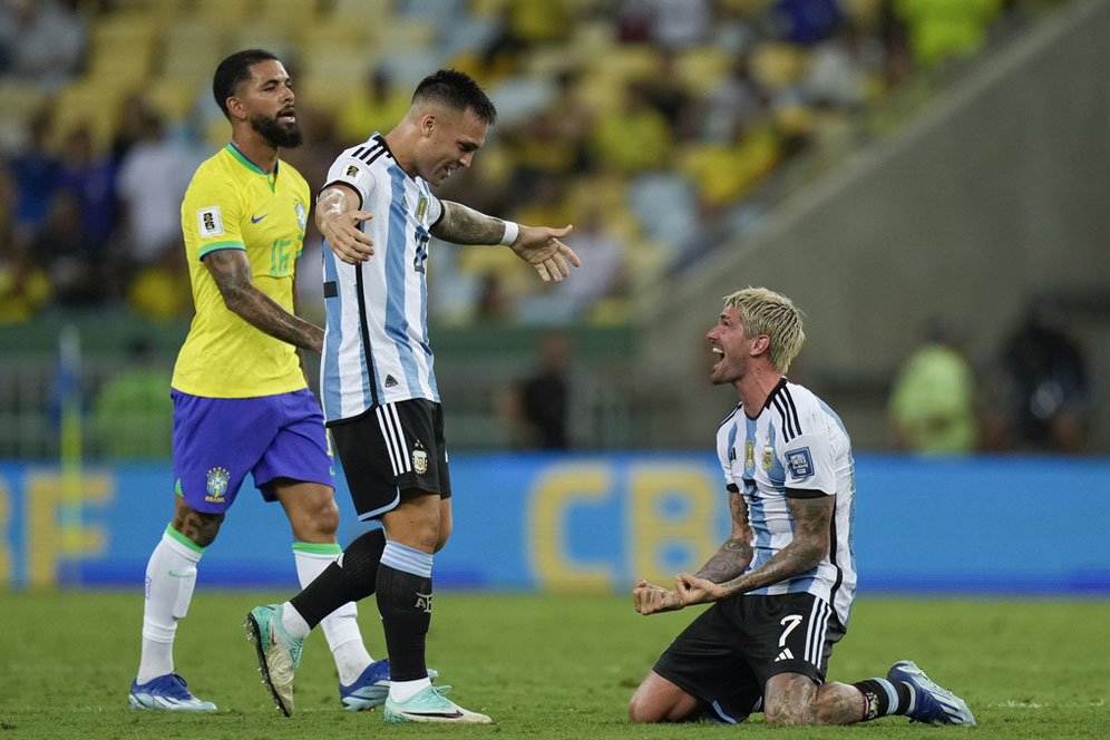 Brasil Hilang Arah: Menang Besar, Menang Susah Payah, Imbang, Kalah, Kalah, Kalah Brasil Hilang Arah: Menang Besar, Menang Susah Payah, Imbang, Kalah, Kalah, Kalah