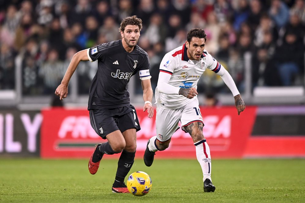 Juventus Bekuk Cagliari, Juventini: Stiker Macet Gak Ngaruh! Yang Penting Pucuk Dulu Sementara! Juventus Bekuk Cagliari, Juventini: Stiker Macet Gak Ngaruh! Yang Penting Pucuk Dulu Sementara!