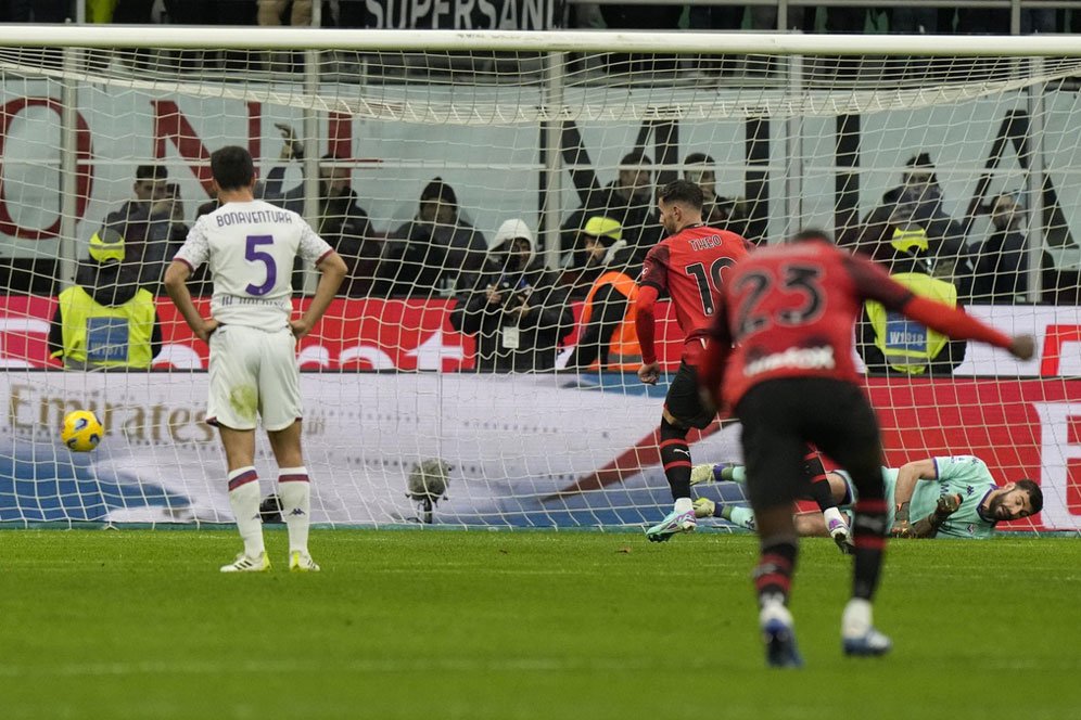 Diobrak-abrik Fiorentina, tapi Milan Akhirnya Menang juga