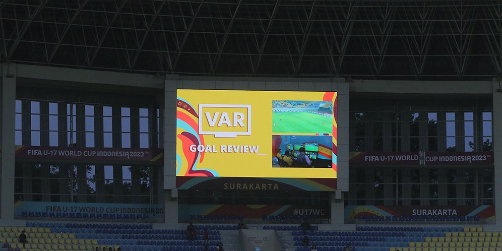 Wasit Var VAR Dulu atau Wasit Dulu? Direktur Wasit FIFA Memberi Jawaban - Bola.net