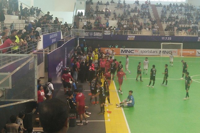 Kalah Karena Wasit