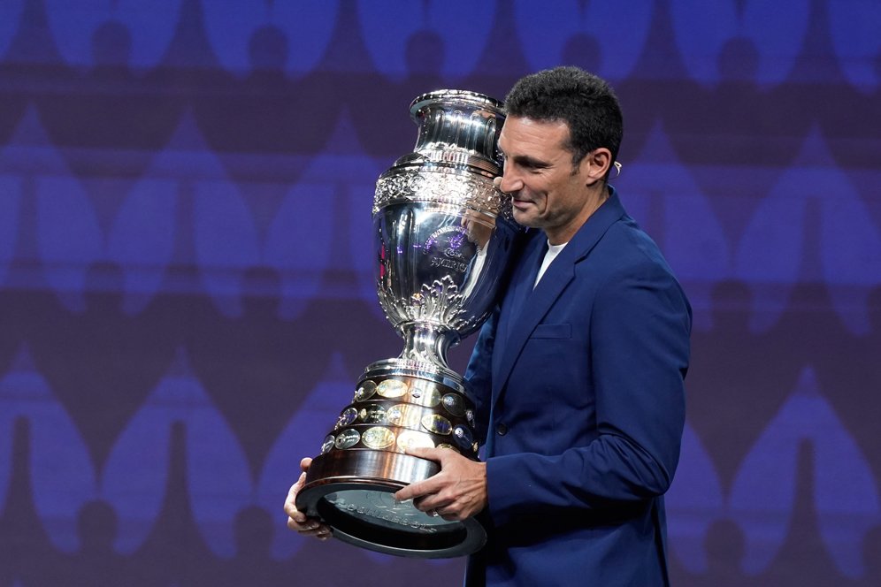 Lionel Scaloni Bertahan Latih Argentina