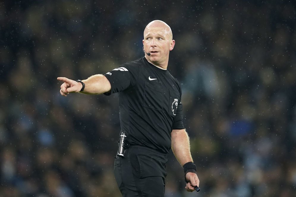 Simon Hooper Dua Kali Untungkan Tottenham: Liverpool dan Manchester City Jadi Korban