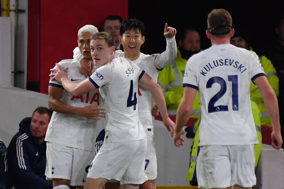 Hasil Liga Inggris: 10 Pemain Tottenham Kalahkan Tuan Rumah Nottingham Forest