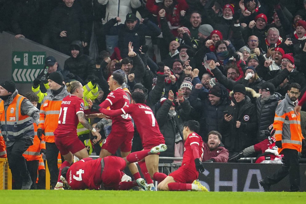 Liverpool Bekuk Fulham, Ada yang Ngarep Kalah Buat Cari Teman, yang Menang The Reds, yang Berisik Fans Tim Lain