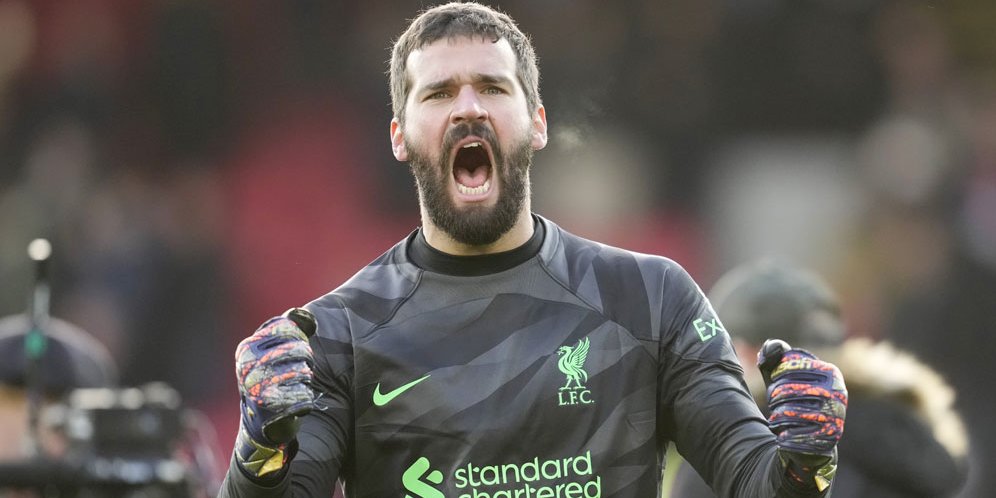 Pulih dari Cedera, Alisson Bakal Comeback Bela Liverpool Lawan Girona?