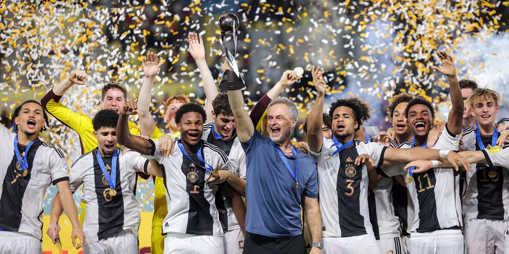 Piala Dunia U-17: Keseruan Pesta Juara Timnas Jerman U-17 di Ruang Ganti