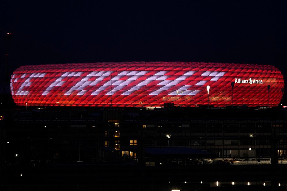 Penghormatan dari Allianz Arena untuk Franz Beckenbauer