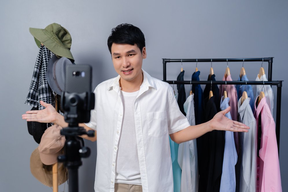 Ini Dia E-Commerce Pilihan Mayoritas Brand Lokal dan UMKM di Akhir Tahun 2023 Ini Dia E-Commerce Pilihan Mayoritas Brand Lokal dan UMKM di Akhir Tahun 2023