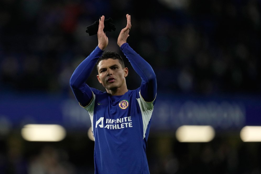 Thiago Silva Pamit Pergi dari Chelsea