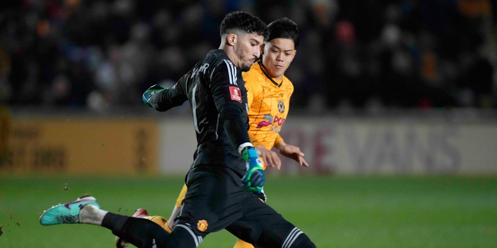 MU vs Barnsley, Altay Bayindir Siap Untuk Beraksi