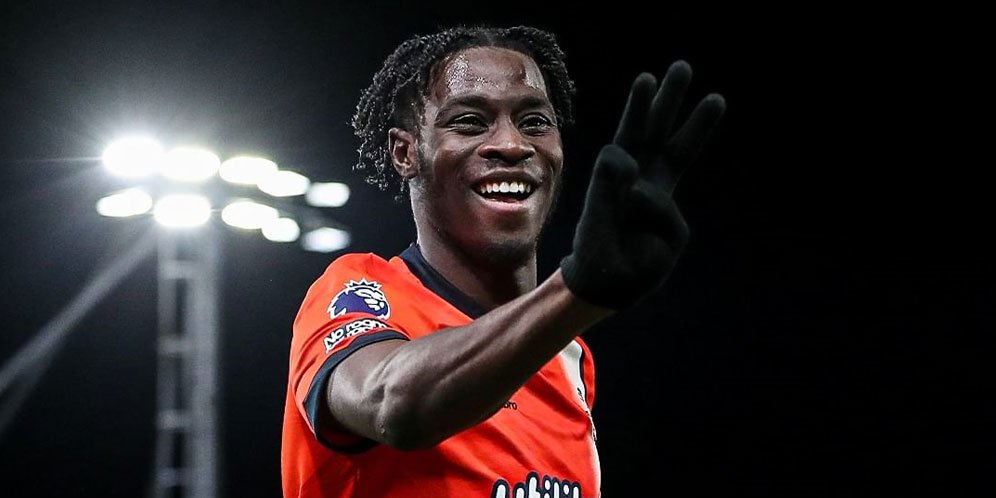 Hattrick Bersejarah Elijah Adebayo