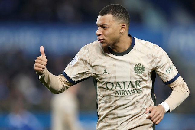 Kylian Mbappe Tolak Gaji Besar Arab Saudi dan PSG