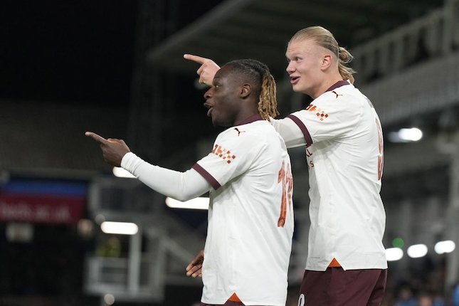 Manchester City Menang Telak