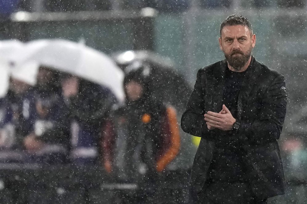 Daniele De Rossi Berbeda dengan Jose Mourinho