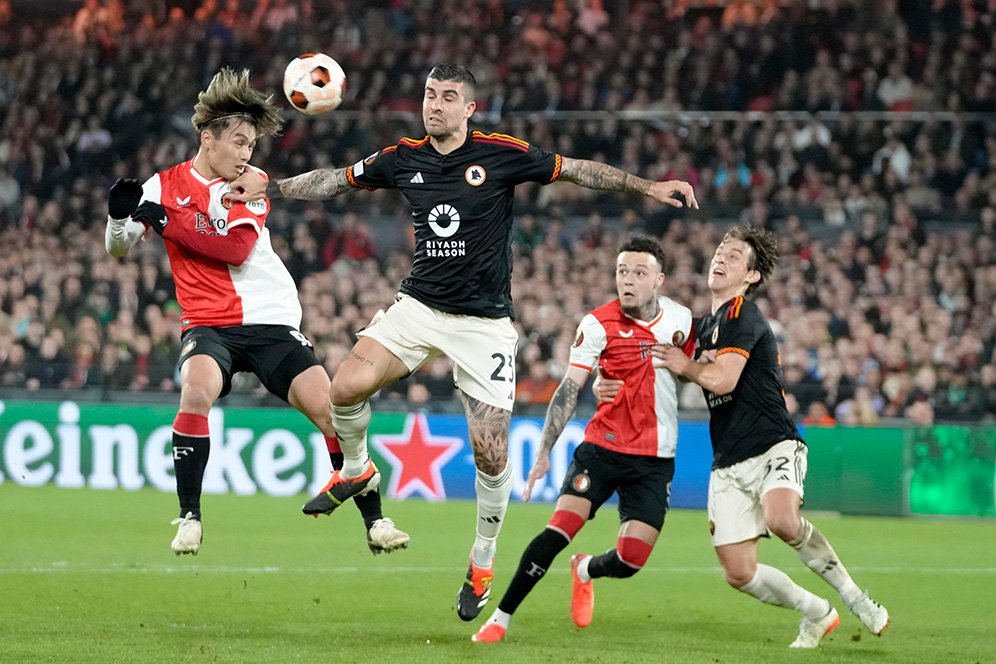 Hasil Feyenoord vs AS Roma: Skor 1-1 Hasil Feyenoord vs AS Roma: Skor 1-1
