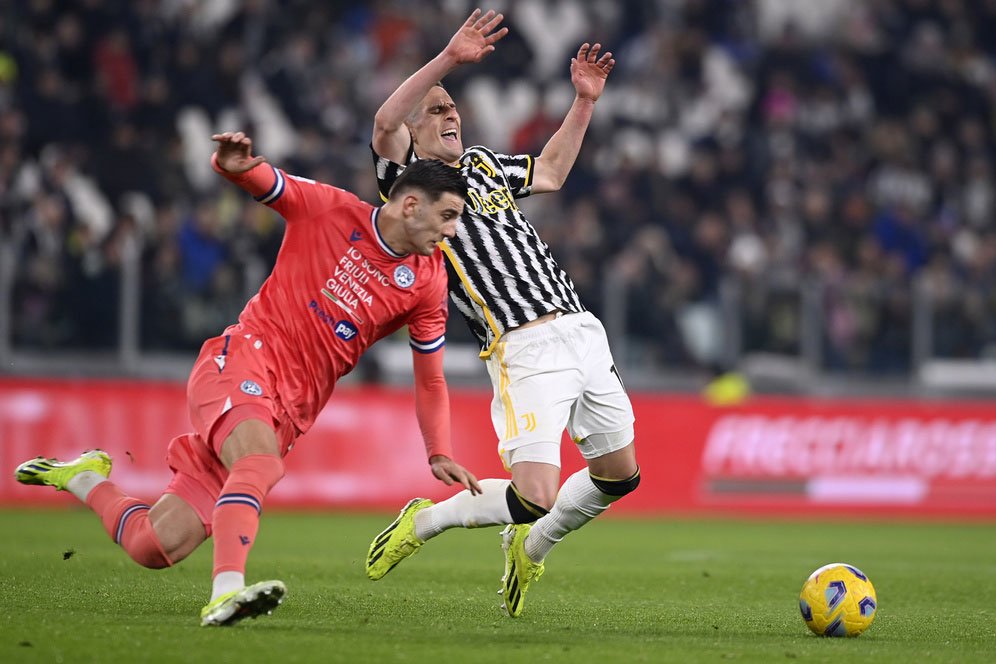 Bagaimana Rasanya Dikalahkan Udinese di Kandang? Tanyakanlah pada Juventus dan Milan Bagaimana Rasanya Dikalahkan Udinese di Kandang? Tanyakanlah pada Juventus dan Milan