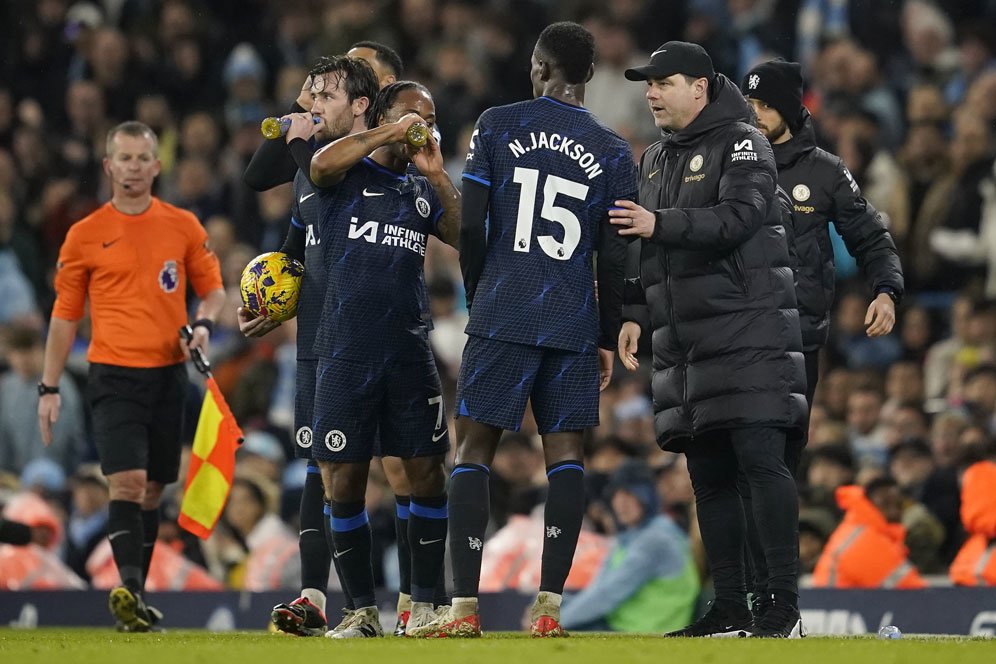 Chelsea Imbangi City, Kok Palmer Diganti? Ngapain Parkir Bus? Kau Luton Town kah?