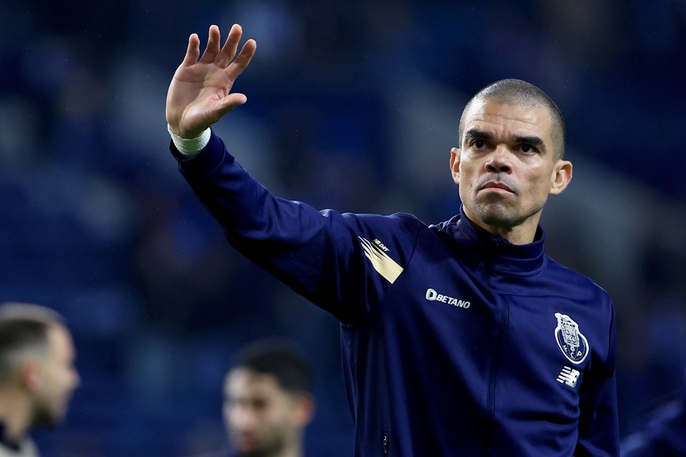 20 Tahun Setelah Debutnya, Pepe Masih Bermain di Liga Champions!