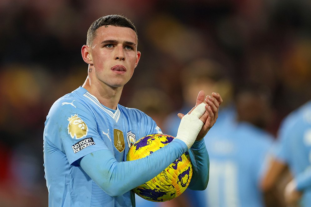 Phil Foden Cetak Gol Langka saat Lawan Brentford