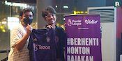 Nasib Baik Batra! Ikutan Roaring Night MU vs Everton Dapat Hadiah Jersey Original