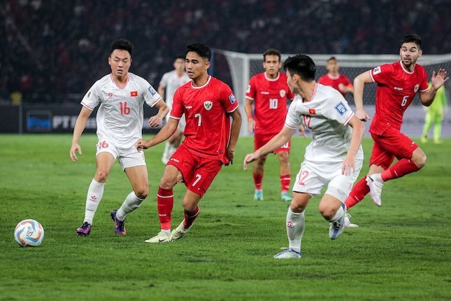 Timnas Vietnam: Sangat Fisik, Umpan Jauh, dan Lari