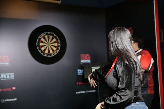 Berikan Pujian untuk Darts Nasional Tournament Series 01