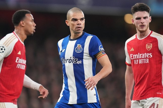 Pepe, 41 Tahun, dan Bermain Penuh