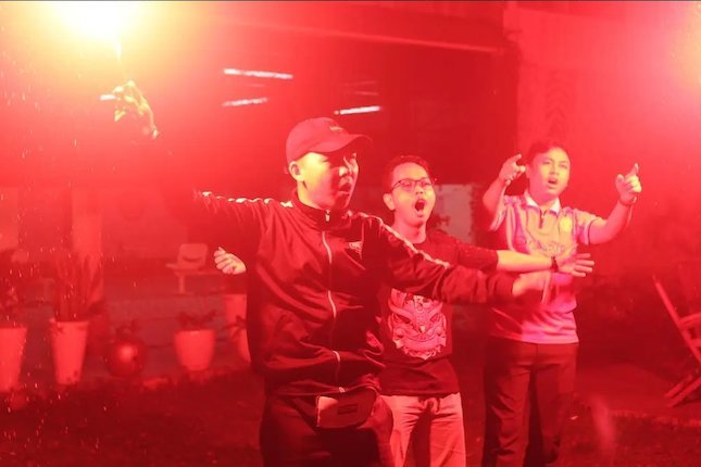 Flare Merah pun Menyala