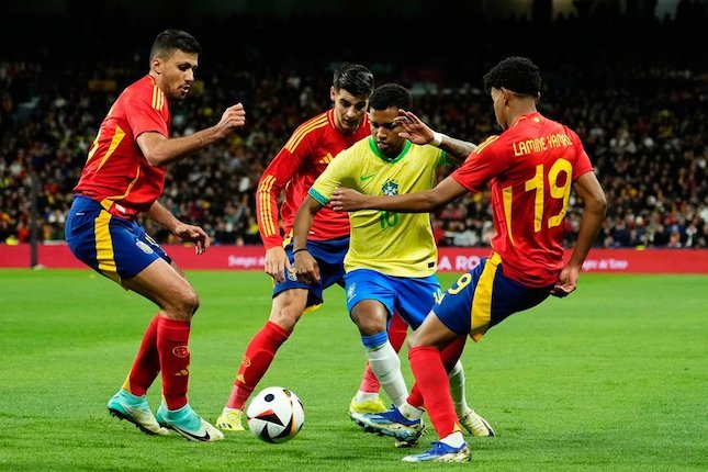 Spanyol 3-3 Brasil