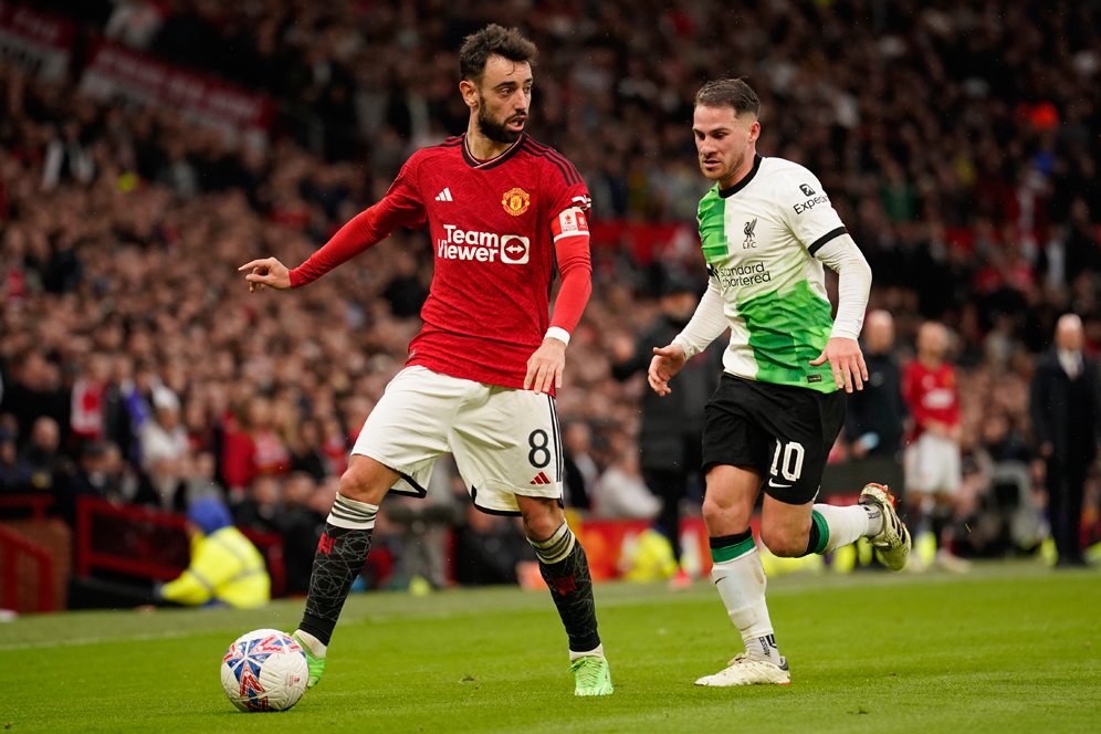 Bruno Fernandes Beruntung Tak Dapat Kartu Merah Saat Lawan Liverpool