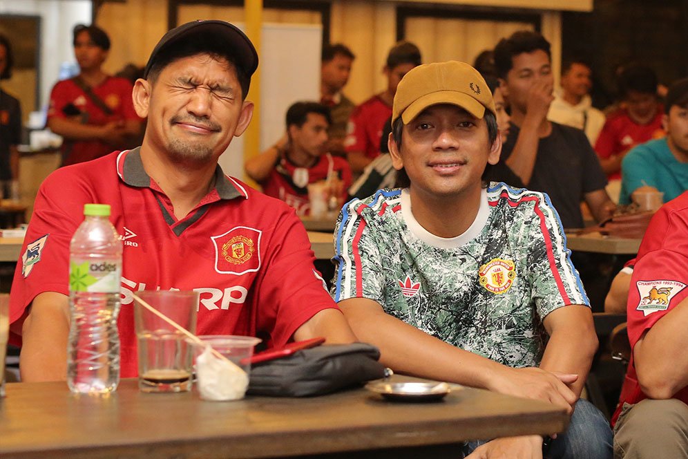 Serunya Roaring Night Derbi Manchester United Bersama Ibnu Jamil dan Rian d'Masiv Serunya Roaring Night Derbi Manchester United Bersama Ibnu Jamil dan Rian d'Masiv