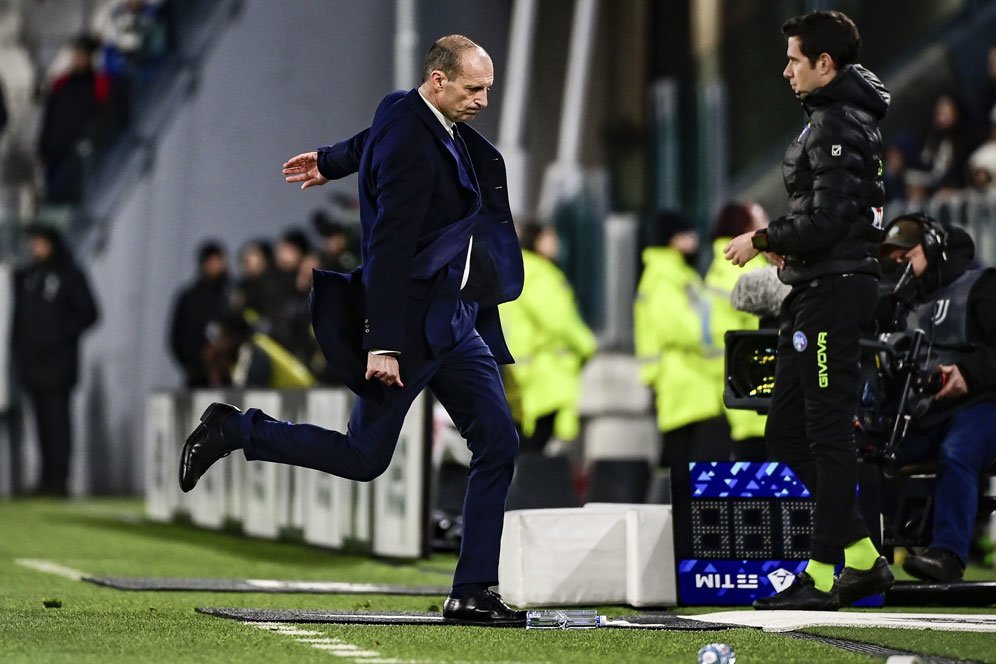 Jeritan Fans Juventus: Masih Punya Ambisi Nggak sih? Perlu Toa Buat Usir Allegri?