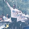 Kota Milan Biru! Meriahnya Parade Juara Inter Raih Scudetto ke-20 Kota Milan Biru! Meriahnya Parade Juara Inter Raih Scudetto ke-20