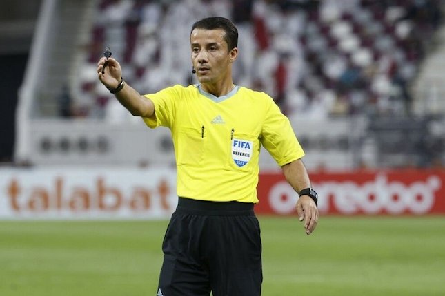 Pertanyakan Wasit