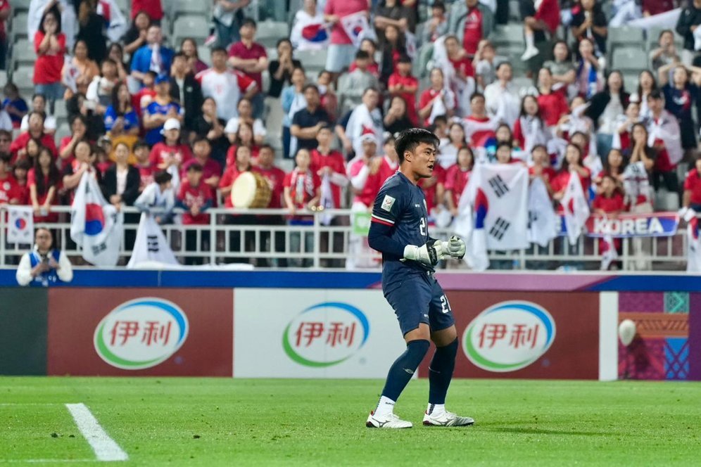 Dasar Tengil! Tepis Penalti Korea Selatan, Ernando Ari Cosplay Emi Martinez Joget di Depan Pemain Lawan