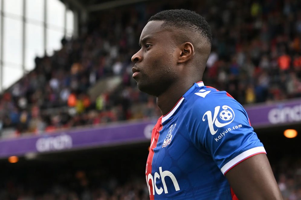 Manchester United Kembali Incar Bek Crystal Palace Ini