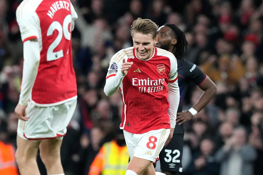 Rapor Pemain Arsenal Saat Tumbangkan Luton Town: Odegaard dan Smith Rowe Mantap Abis! Rapor Pemain Arsenal Saat Tumbangkan Luton Town: Odegaard dan Smith Rowe Mantap Abis!