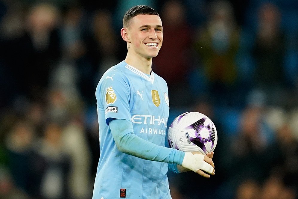 Phil Foden Raih Gelar PFA Player of the Year 2023/2024 Phil Foden Raih Gelar PFA Player of the Year 2023/2024