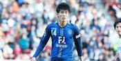 Takehiro Tomiyasu, Ditempa di J League, Bersinar di Inggris