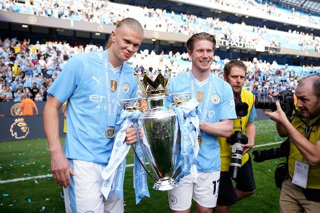 2. Manchester City - 8 Gelar