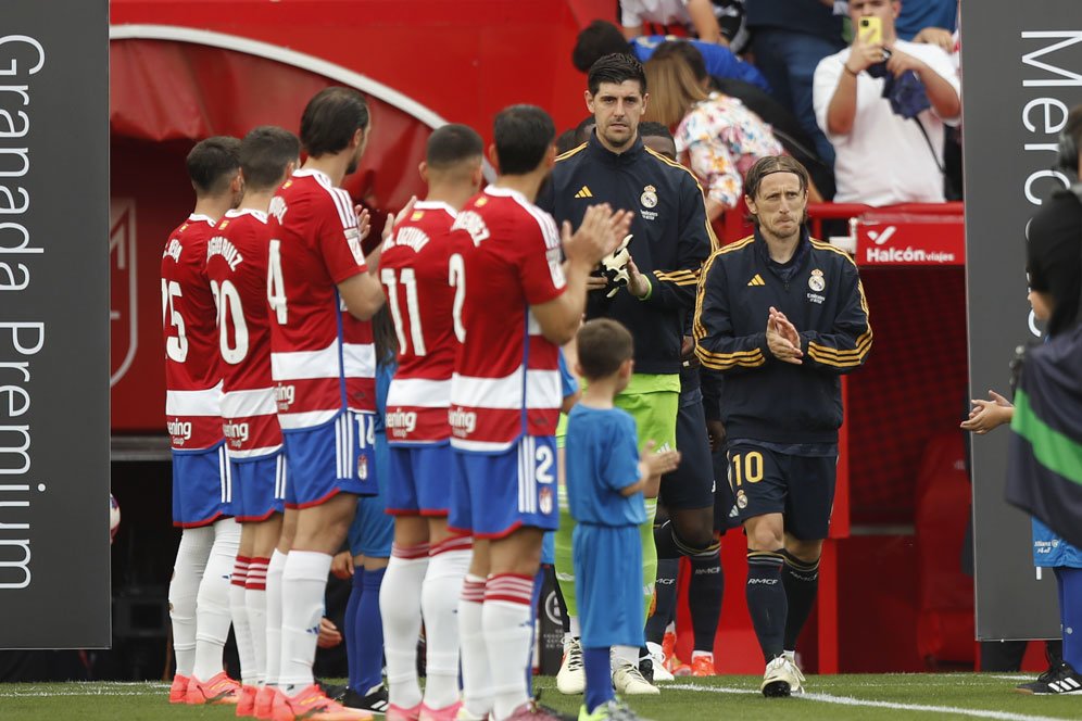 Hormat untuk Granada! 2 Jam Sebelumnya Degradasi dan Tetap Berikan Guard of Honour pada Real Madrid