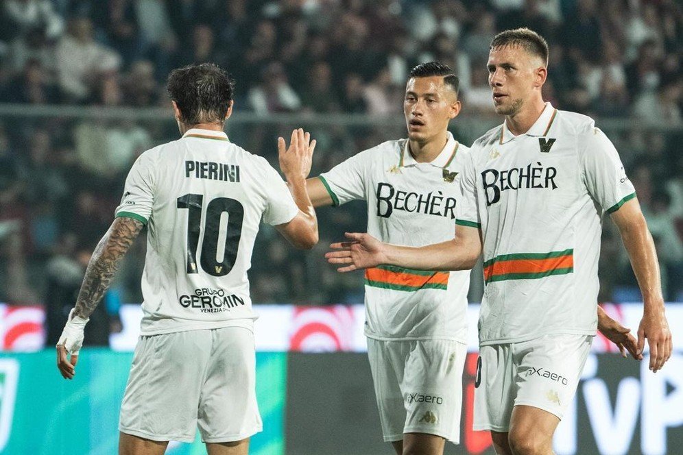 Jay Idzes Bikin Cleansheet, Venezia Kalahkan Cremonese dan Promosi ke Serie A!